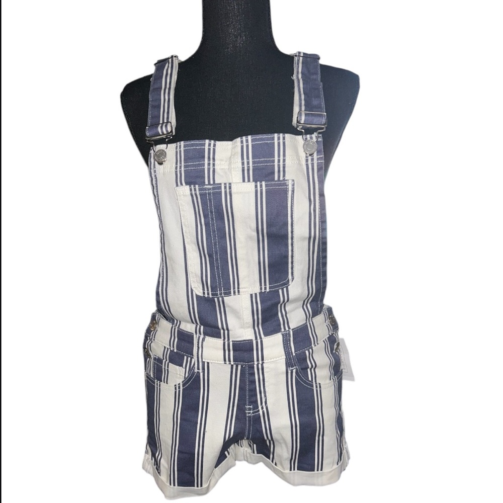 5/25$ ✨ NWT 💙🤍 Short Overalls